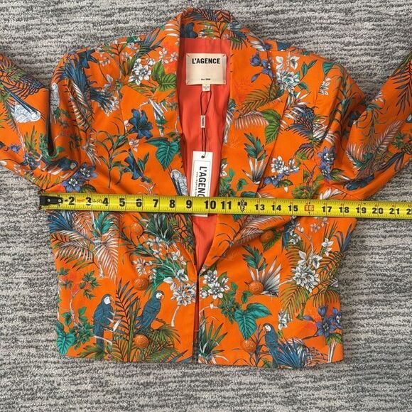 NWT L AGENCE Inez Floral Print Crop Blazer
In Orange Multi Parrot Size 6 - Picture 8 of 12
